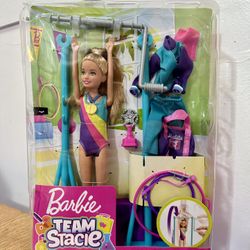 Barbie - Team Stacie Doll and Gymnastics Playset 