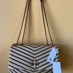 Kira chevron textured chain wallet clearance