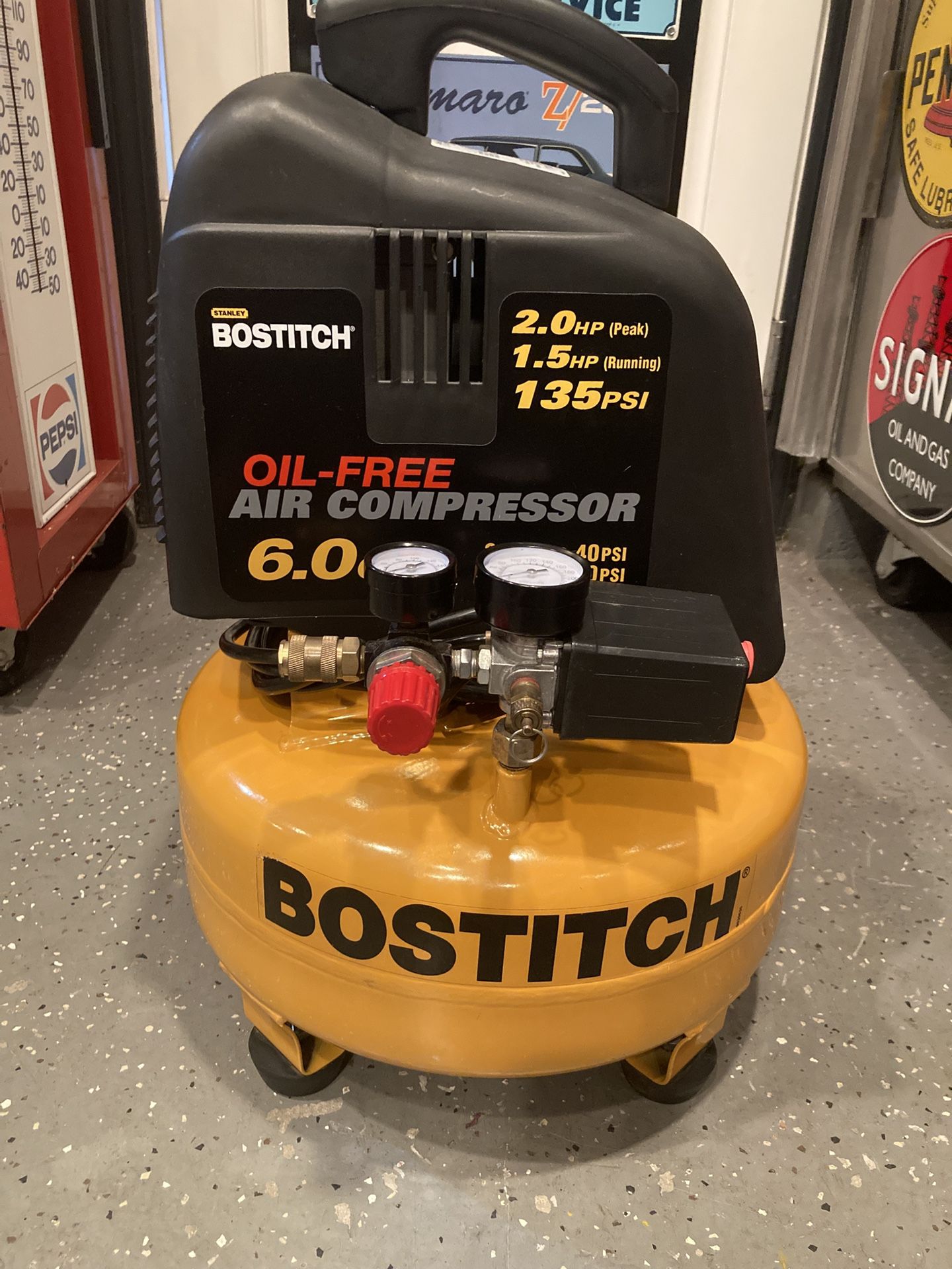 Air Compressor Like New Bostitch 6 Gallon 