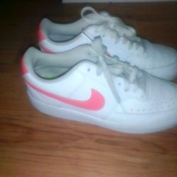 Nike Court Vision Women's Size 7.5