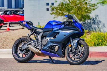 2022 Yamaha R7