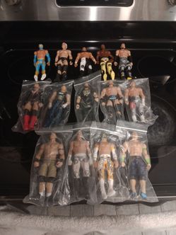 WRESTLING FIGURES LOT OF 14