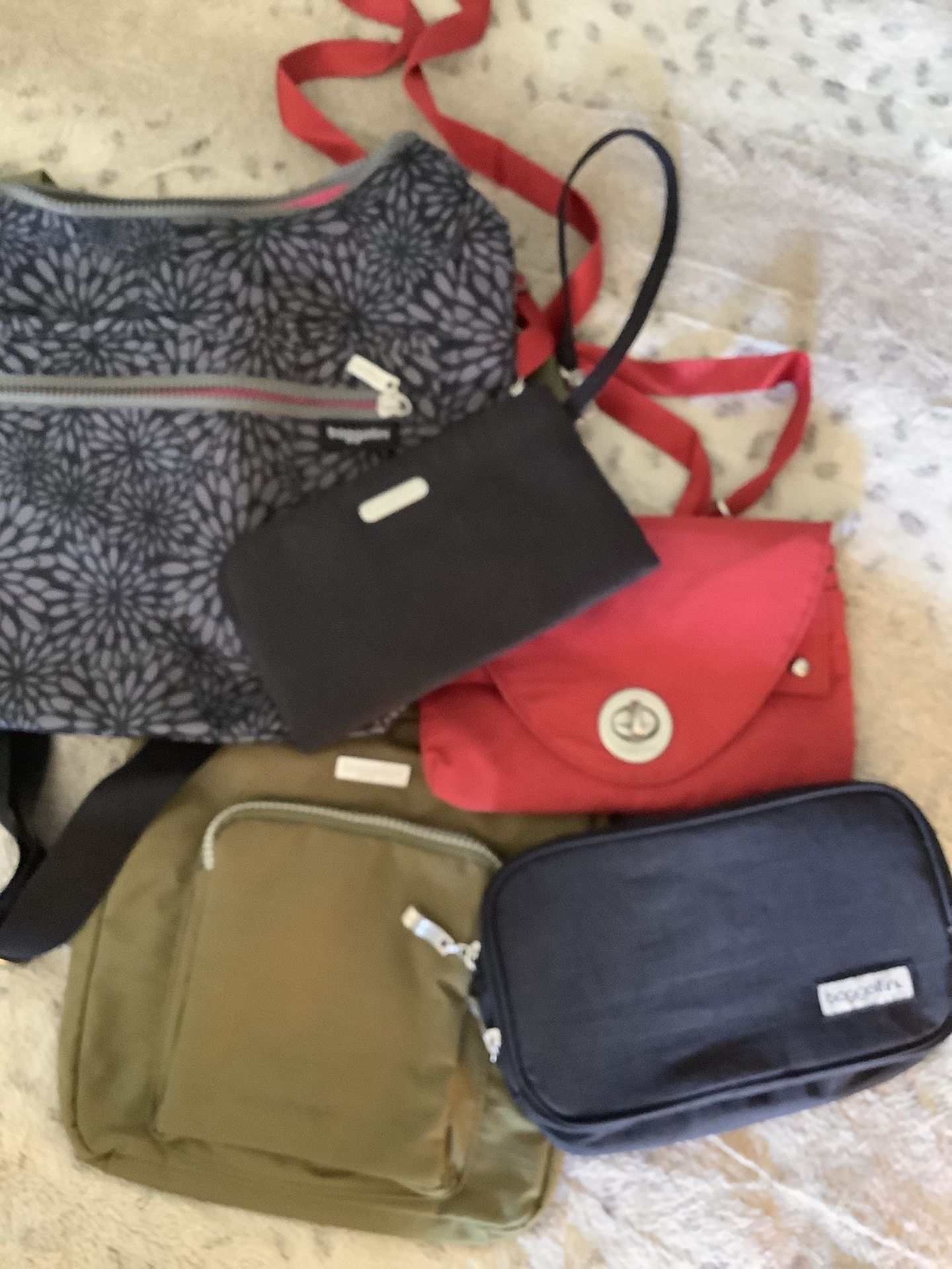 Baggallini 5 Bags For Only $20! *End Of Estate Sale * Great Condition!