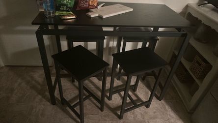 High Dinning Table With 4 chairs