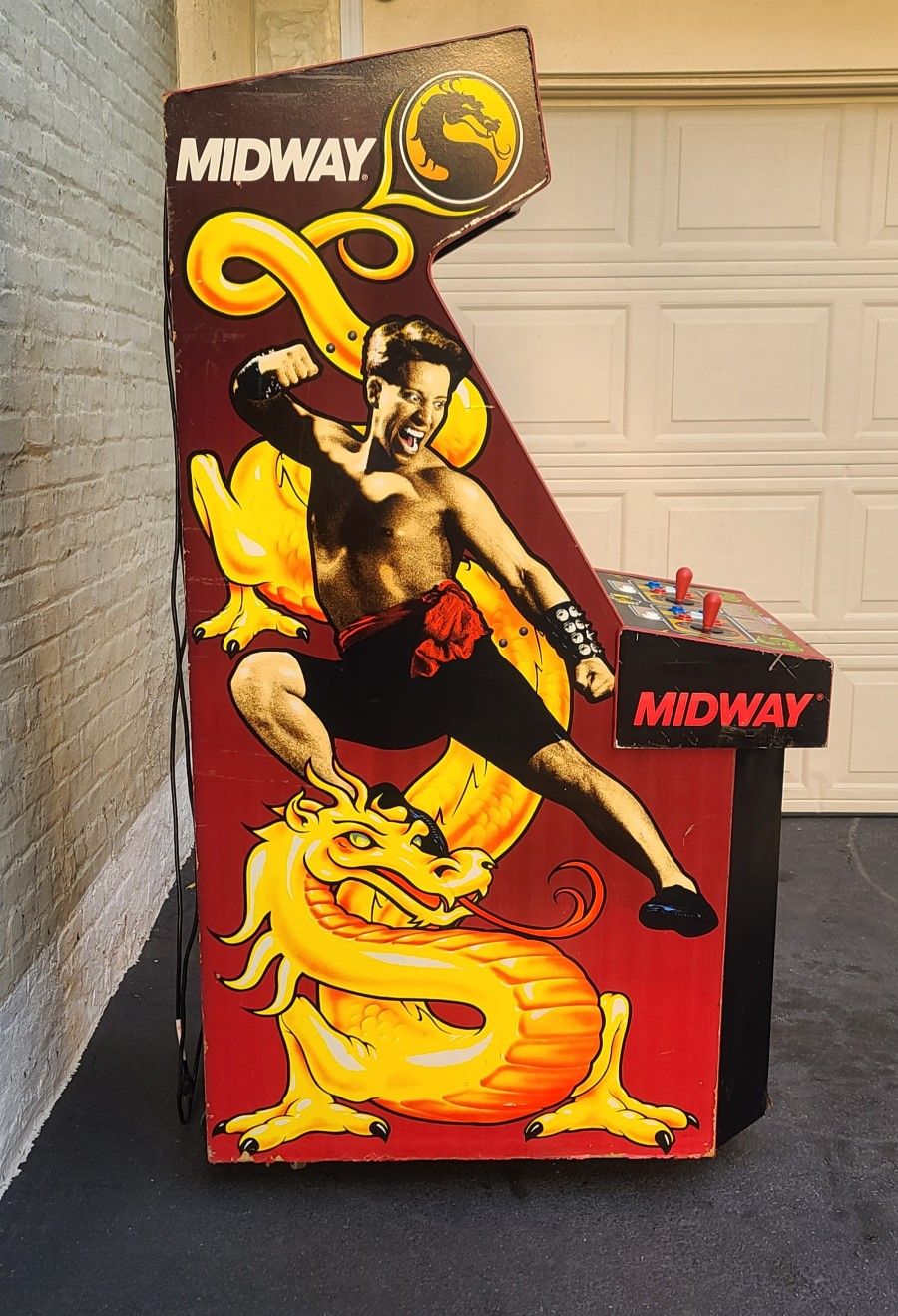 Mortal Kombat Original Arcade Game - Midway 1992 - Full Sized Arcade