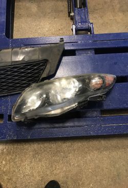 Toyota corolla Front grill and left headlight