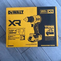 DeWalt 20v XR 1/2 Drill/Driver Kit DC800D2 New And Sealed