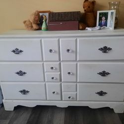 White Painted Dresser and 2 Night stand (SET)