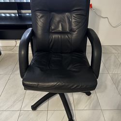 Black executive office chair-NEED GONE FAST! No lowballs 