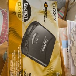 New Sony Discman D140 CD Compact Player Vintage In Box