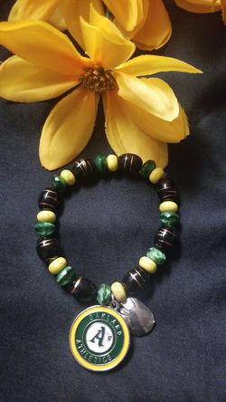 As unisex bracelet stretchable