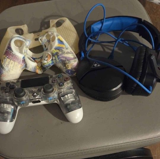 PS4 Controller And Headset