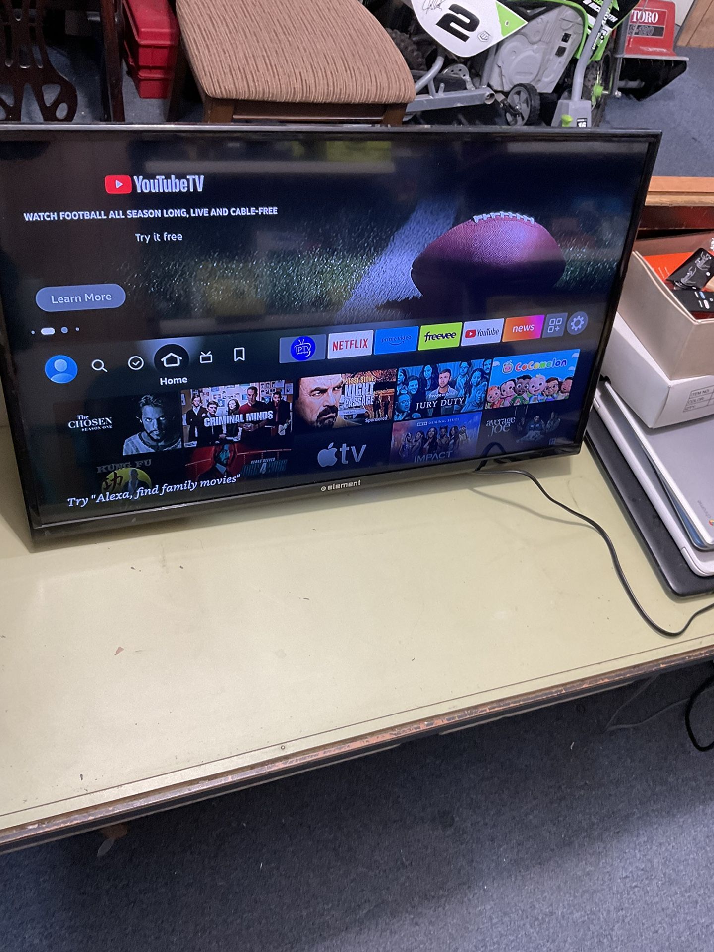 Element 32 Inch Tv Not Smart Tv Comes With Power Cord No Remote Very Good Tv