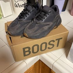 Yeezy 700 Utility Black