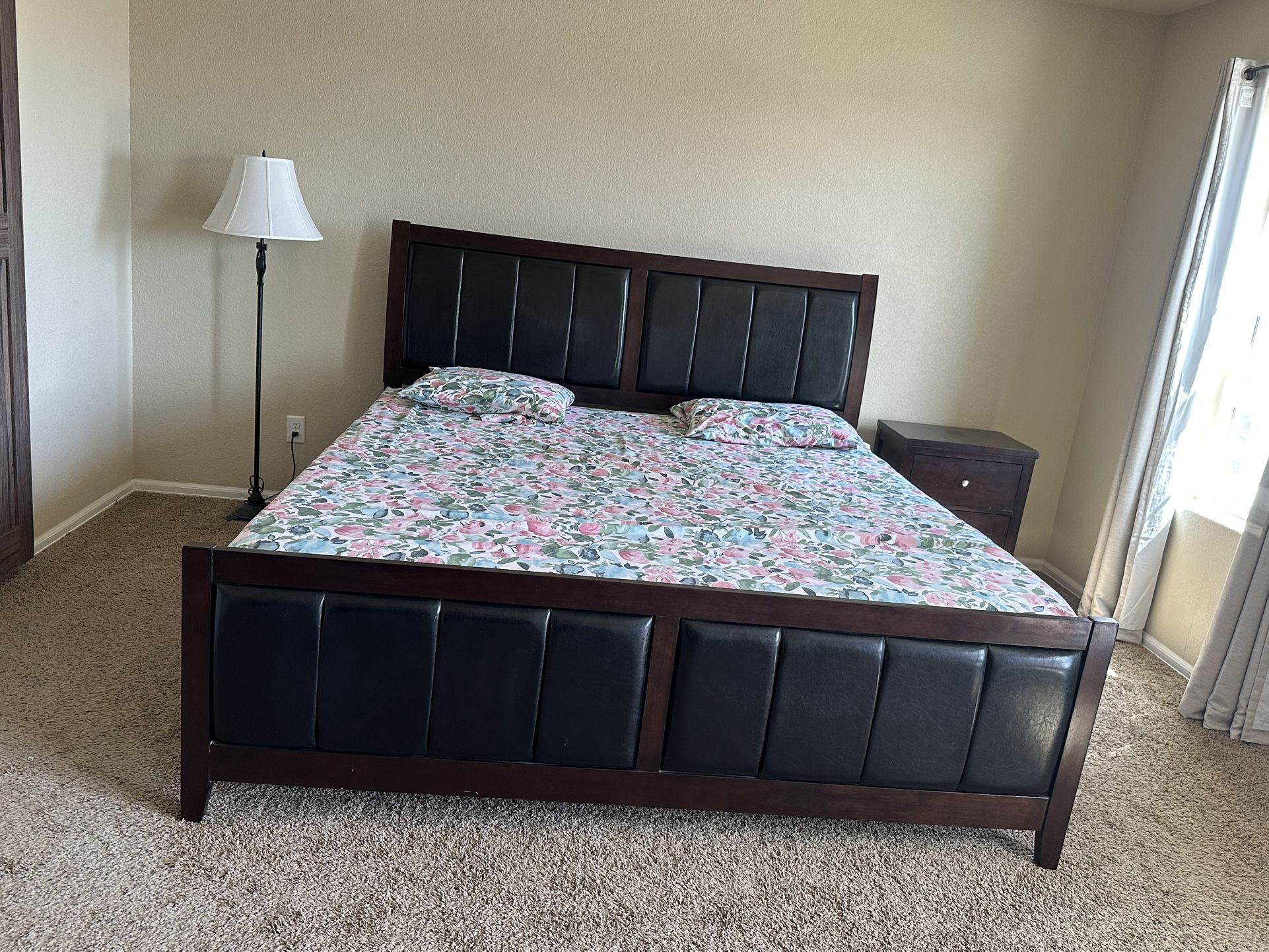 Coaster Furniture Carlton Cappuccino and Black 4pc King Wood Bedroom Set with Foundation & Mattress