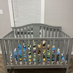Crib With Mattress With Sheets Blanket  W/ Toys Clean Nice Hardly Used & Converts Into A Twin Bed