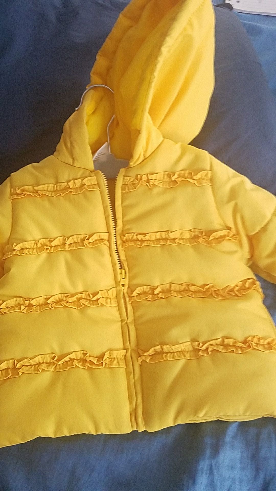 Infants girl coat size 12-24m