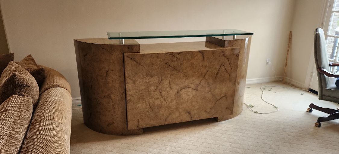 Mable Bar Table