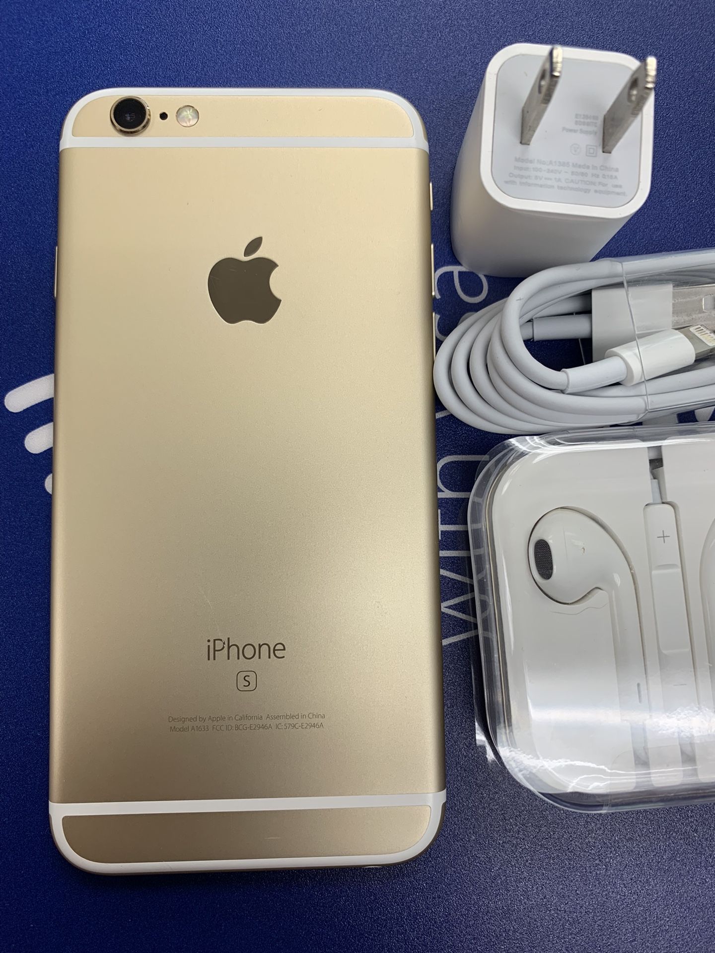 Factory Unlocked Apple iPhone 6s 32 gb , Sold with warranty 