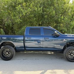 2022 Ram 2500 Big Horn Crew Cab 4X4 64 BOX