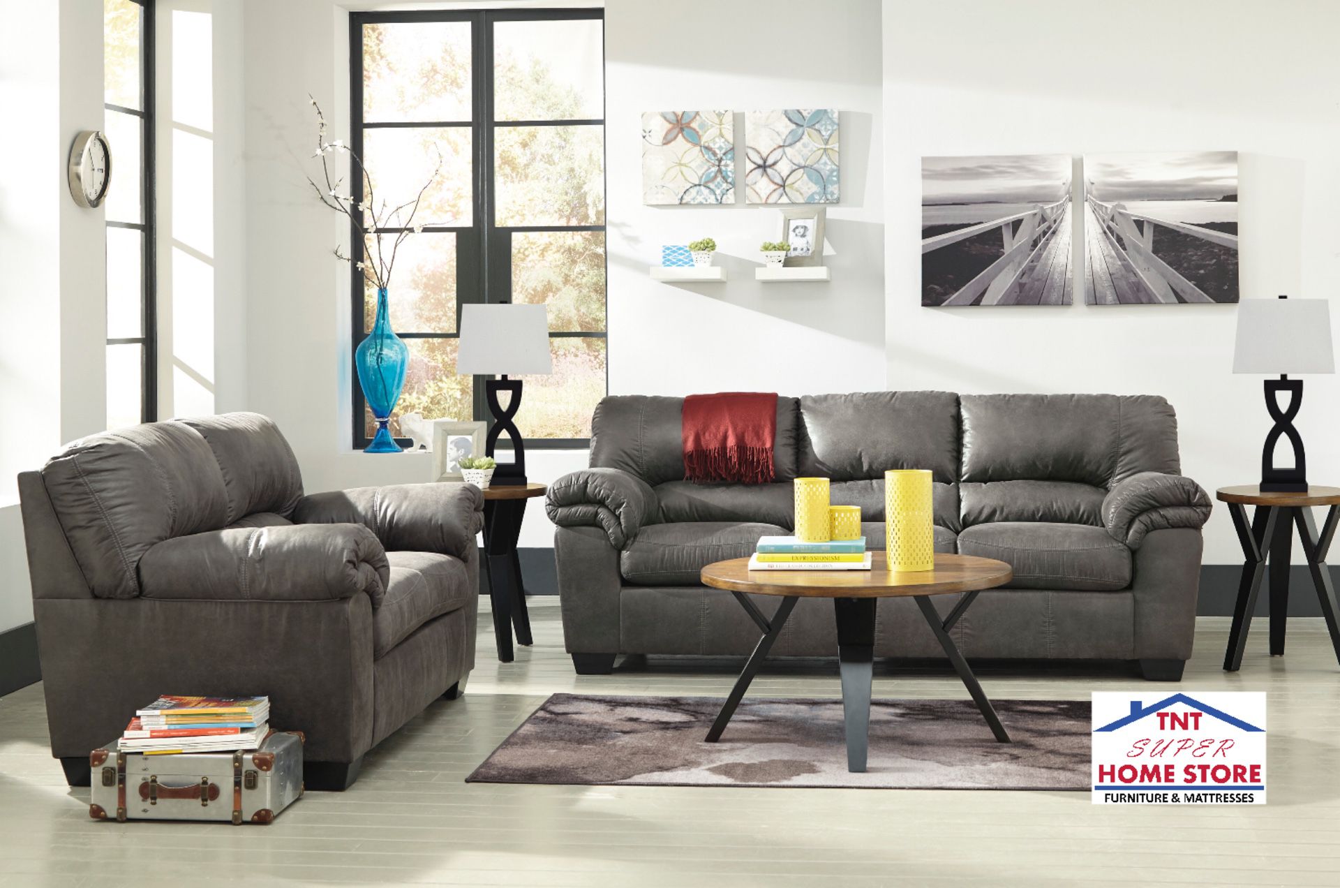 🤩 New Gray Sofa & Loveseat! We Finance!