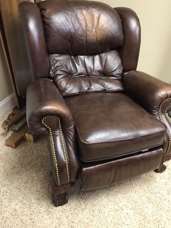 Havertys Leather Recliner For In Lexington Ky Offerup Open In The Continue To Mobile Website