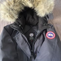 Canada Goose Victoria Parka with Fur - women Large