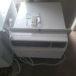 Like-new LG Less Yr Old 9500 Btu Wifi Dull Air Pucdes