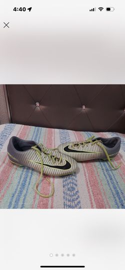 Nike Mercurial Vapor XI Soccer Cleats