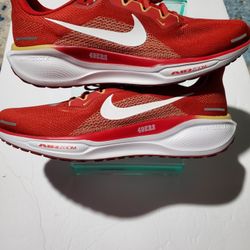 Men's Sz 11 Nike Sanfransico 49'ers Tennis Shoes New.