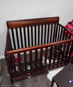 Free crib / Cuna gratis