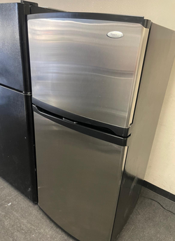 Whirlpool Stainless Top Mount Refrigerator, Clean Interior