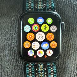 Apple Watch SE 40 mm