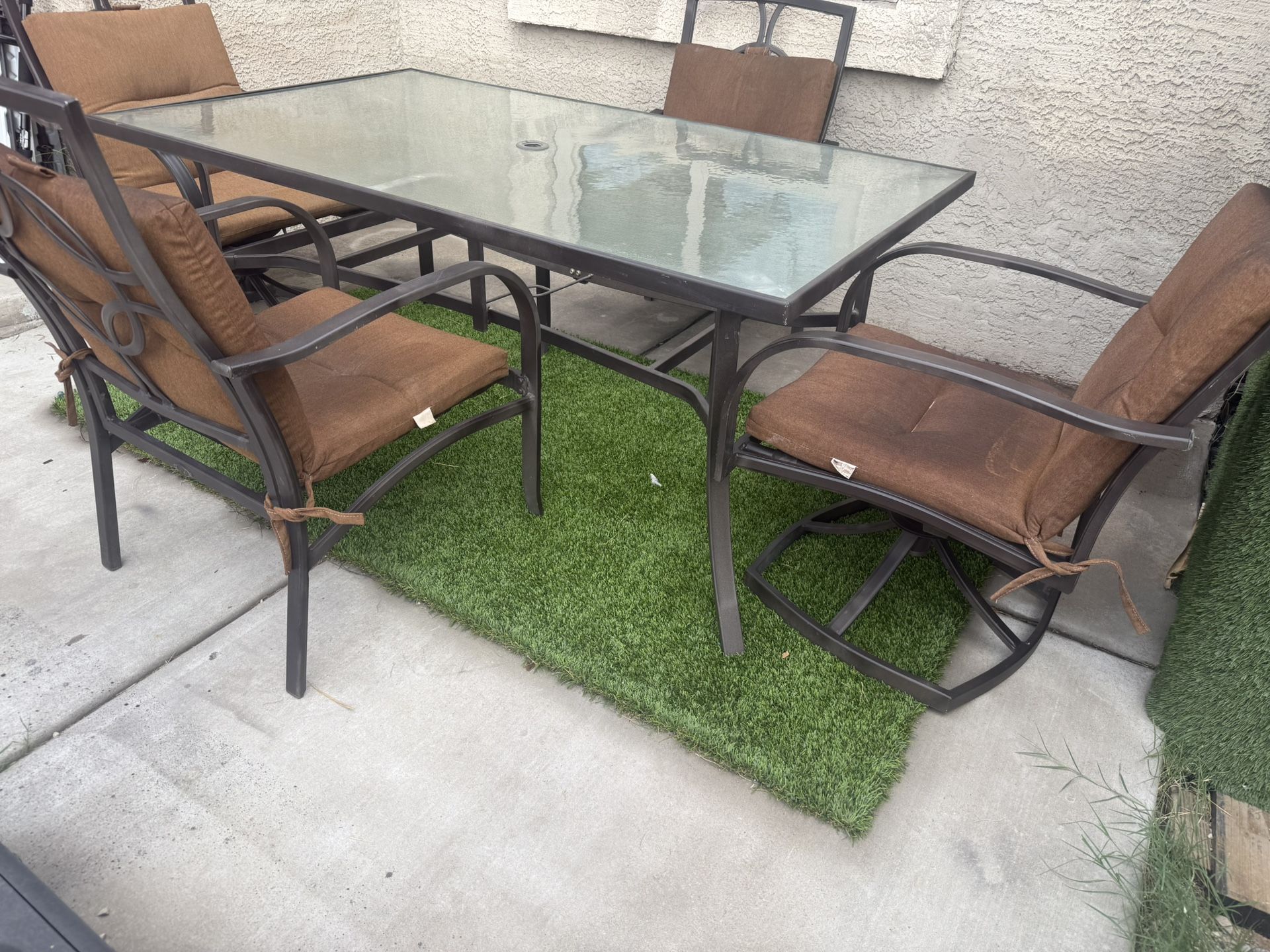 Patio Outdoor Furniture 1 Table And 4 Chairs With Cushions