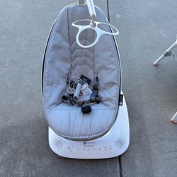 Rocking Chair  4 Moms 