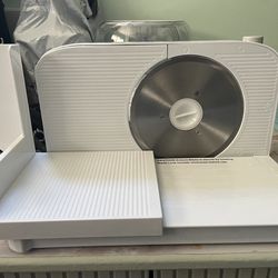Electric Food Slicer - Folds for Storage | Like New | Euclid, OH