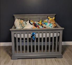 Westwood Hanley Collection Convertible Crib
