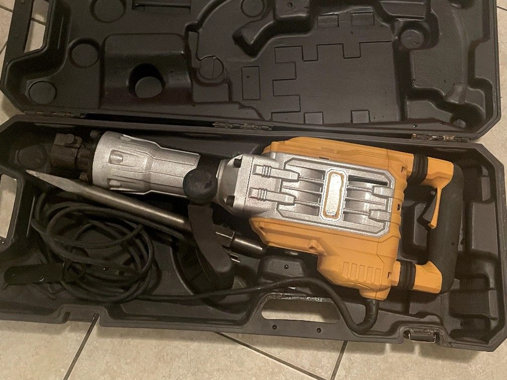 DeWalt Demolition Hammer D259260K With Case