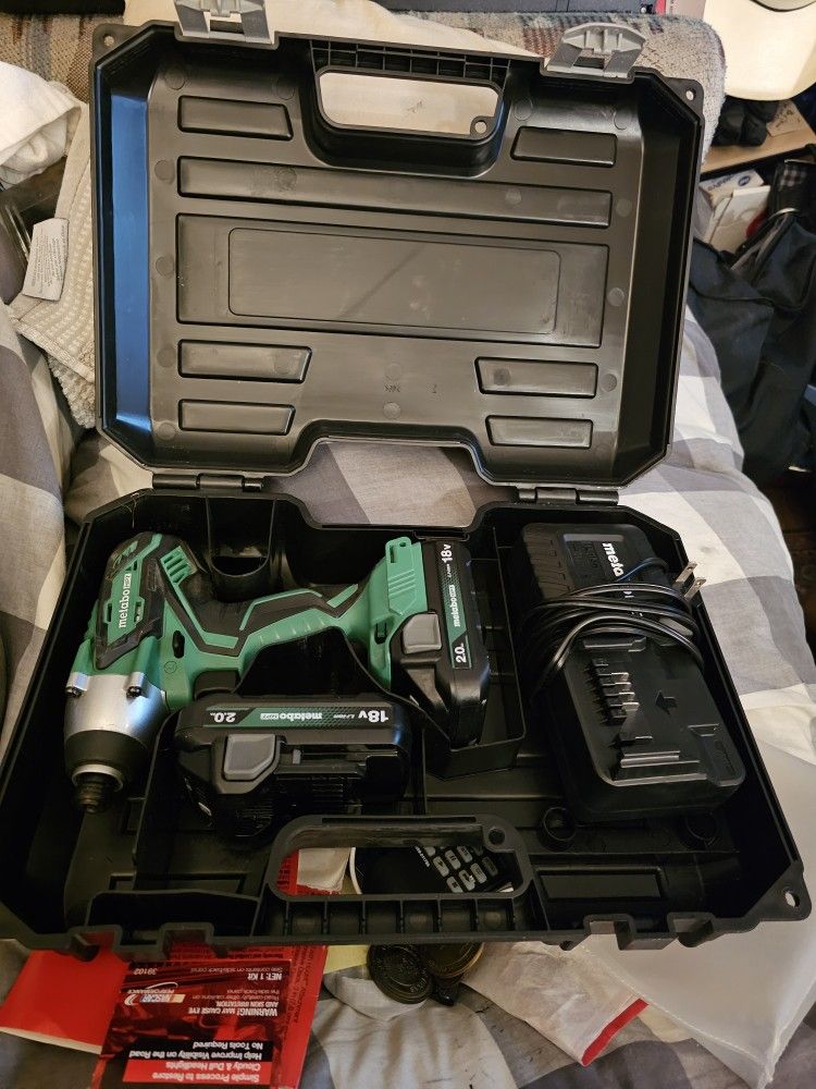 Metabo Hpt 18 Volt Impact Drill Kit