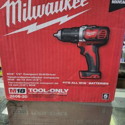 Milwaukee M18 Cordless Drill 