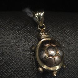 14k Gold Animal Pendant 