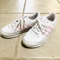 Women’s Adidas size 6