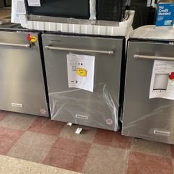 KitchenAid Stainless Steel Dishwasher💢💢