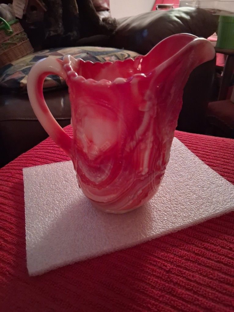 VINTAGE IMPERIAL RED & WHITE SWIRLED SLAG GLASS PITCHER 