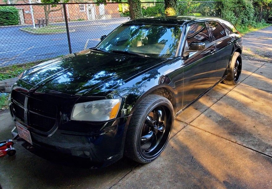 AWD Hemi Dodge  Magnum