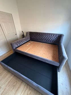 Bed frame queen size