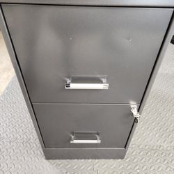 Filing Cabinet (with Key)