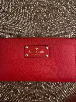Red Kate spade Wallet New GREAT CONDITION W TAG