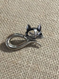Cute vintage kitty cat sterling silver brooch $20