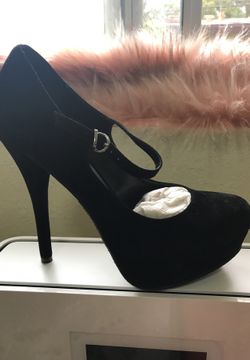 Black High heels 👠 size 9